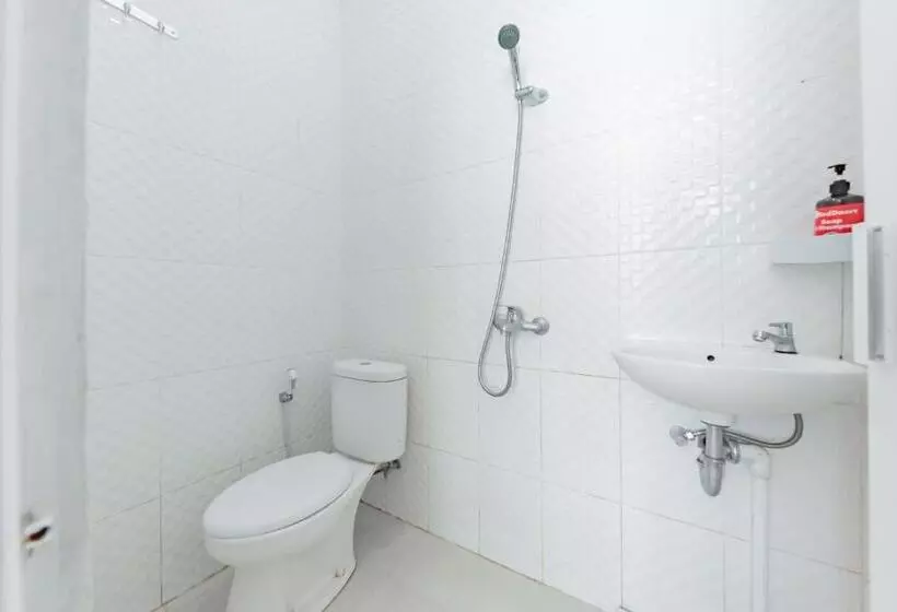 Hotelli Reddoorz Syariah Near Dprd Kabupaten Subang