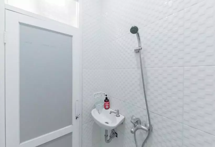 Hotelli Reddoorz Syariah Near Dprd Kabupaten Subang