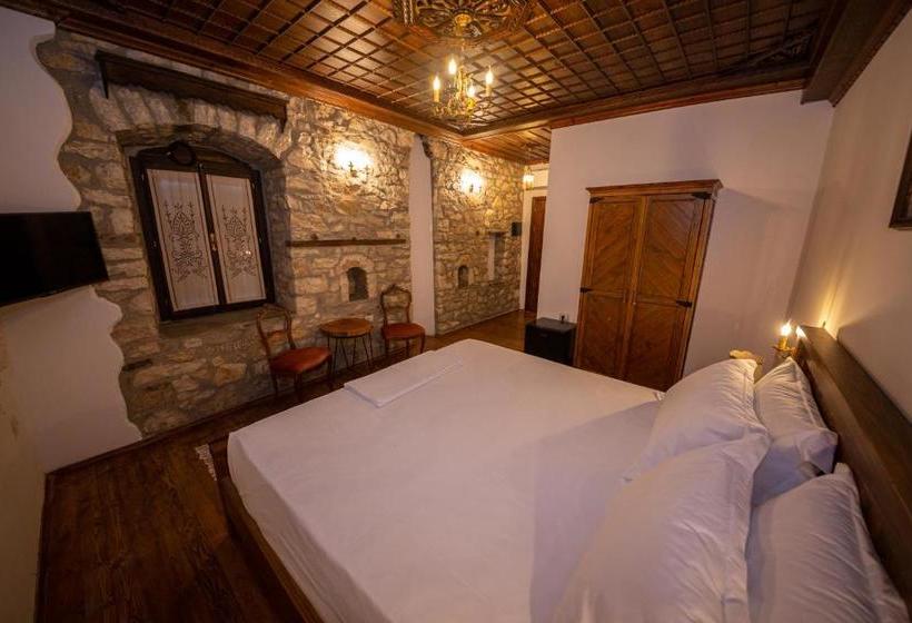 هتل Berati Castle