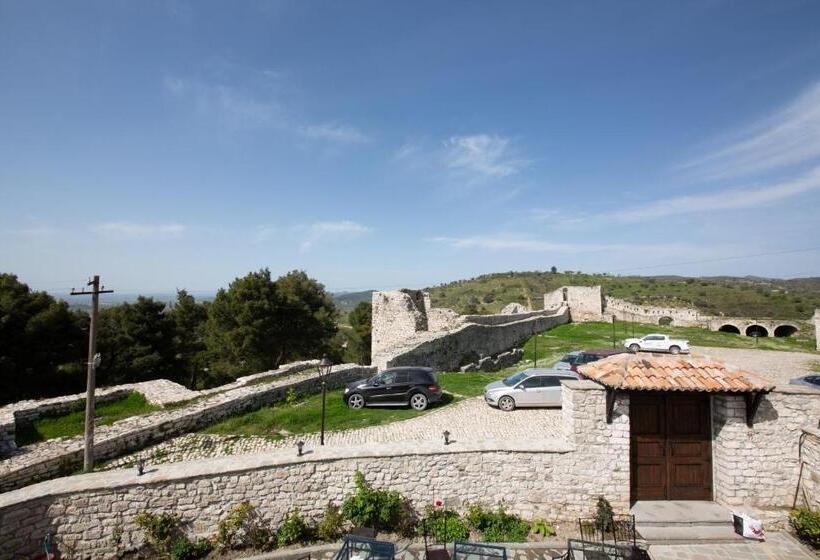 هتل Berati Castle