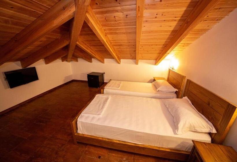 هتل Berati Castle