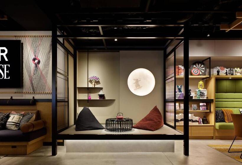 Hotel Moxy Kyoto