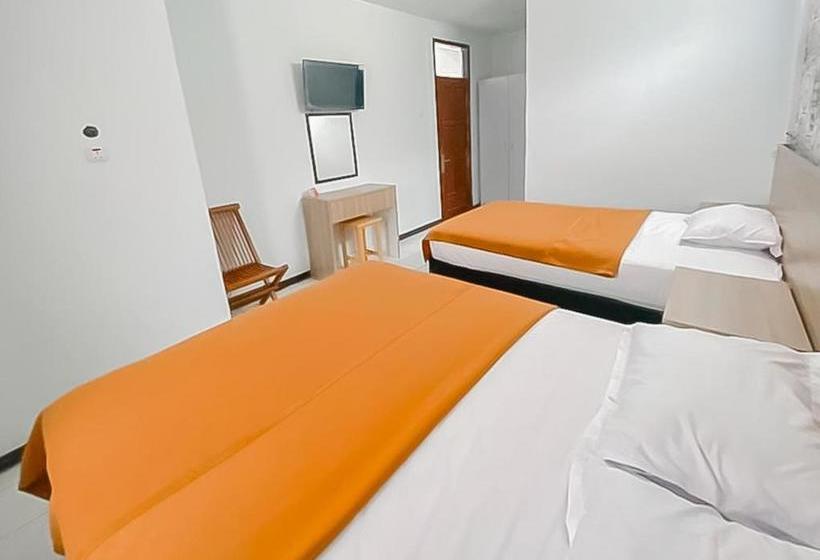 בית מלון כפרי Ultima Syariah Cipanas Garut Mitra Reddoorz