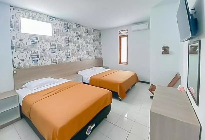 Hotelli Ultima Syariah Cipanas Garut Mitra Reddoorz