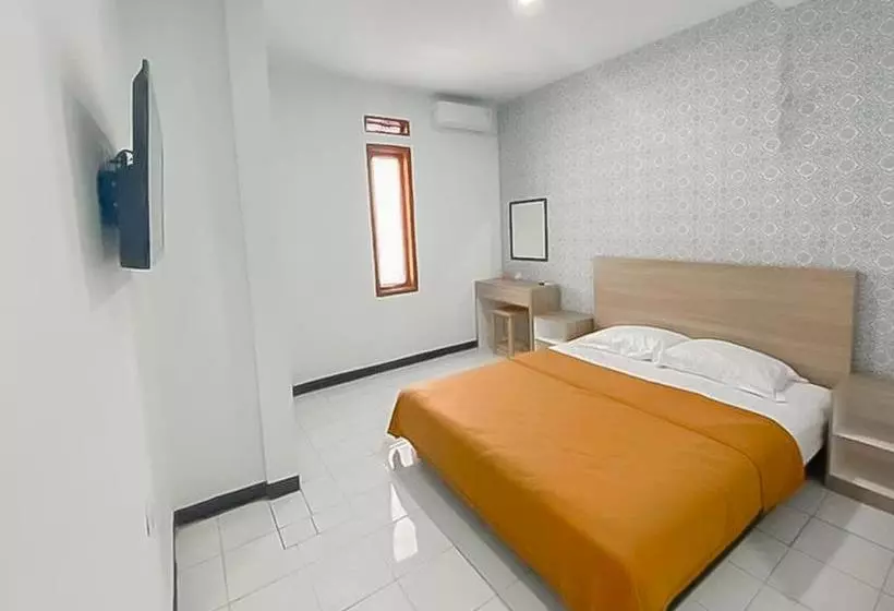 Hotelli Ultima Syariah Cipanas Garut Mitra Reddoorz