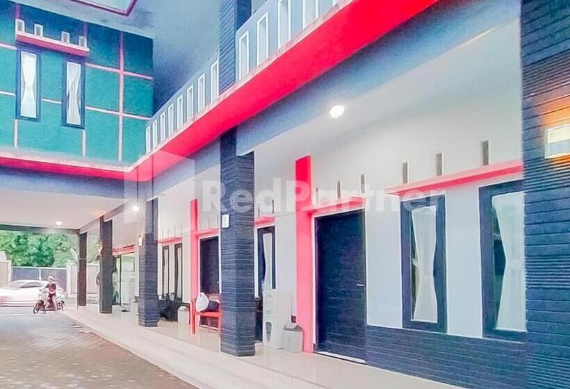 Indah Savana Hotel Mitra Reddoorz