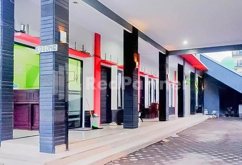 Indah Savana Hotel Mitra Reddoorz