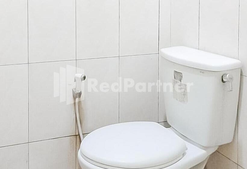 Indah Savana Hotel Mitra Reddoorz