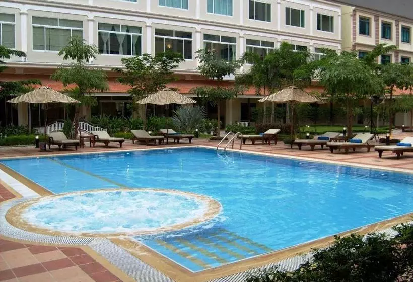 Отель Angkor Riviera