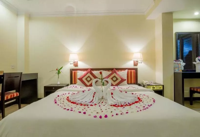 Отель Angkor Riviera