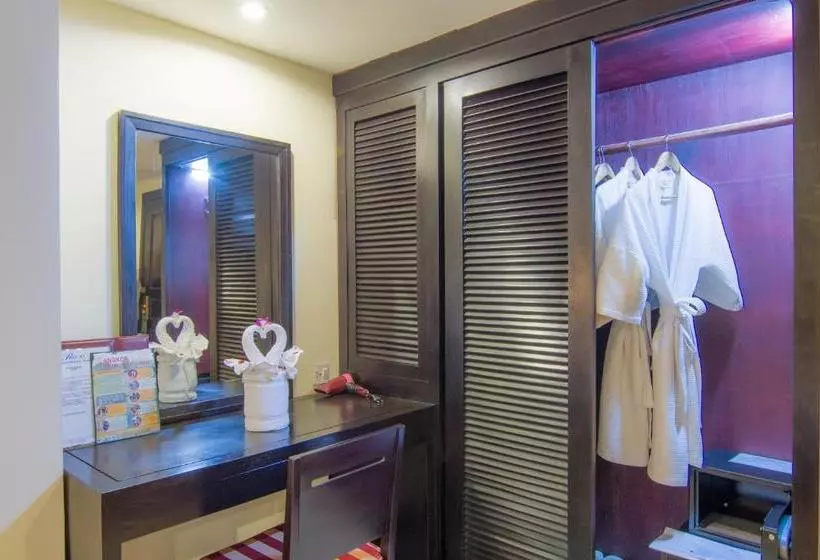 Отель Angkor Riviera