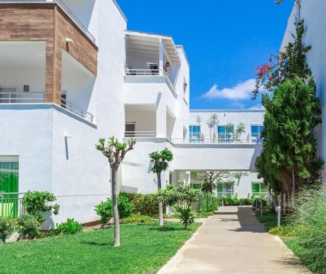 בית מלון כפרי Armonia Holiday Village & Spa