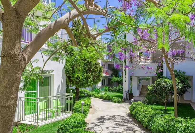 בית מלון כפרי Armonia Holiday Village & Spa