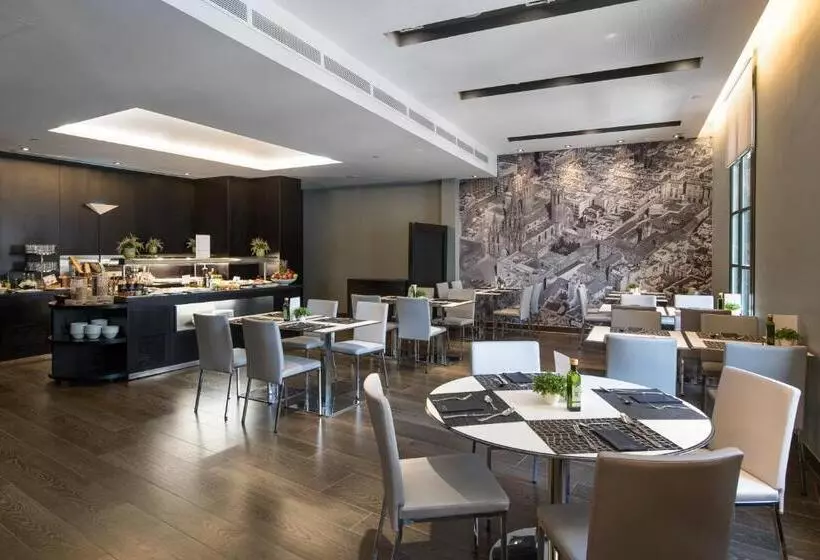 Отель Catalonia Catedral