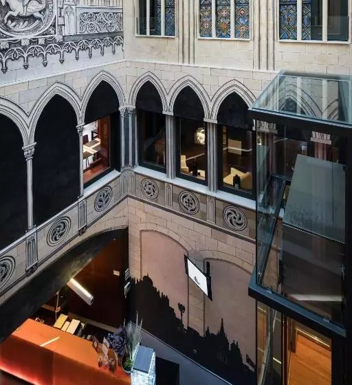 Отель Catalonia Catedral