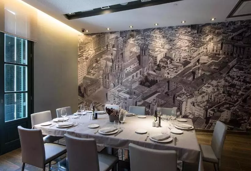 Отель Catalonia Catedral