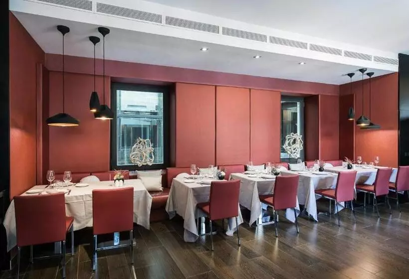 Отель Catalonia Catedral