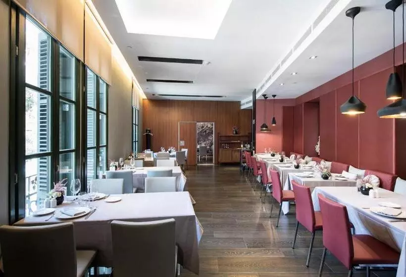 Отель Catalonia Catedral