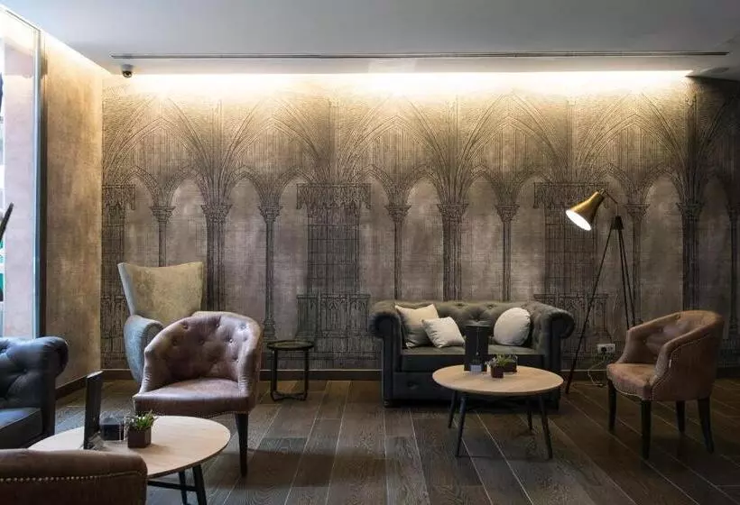 Отель Catalonia Catedral