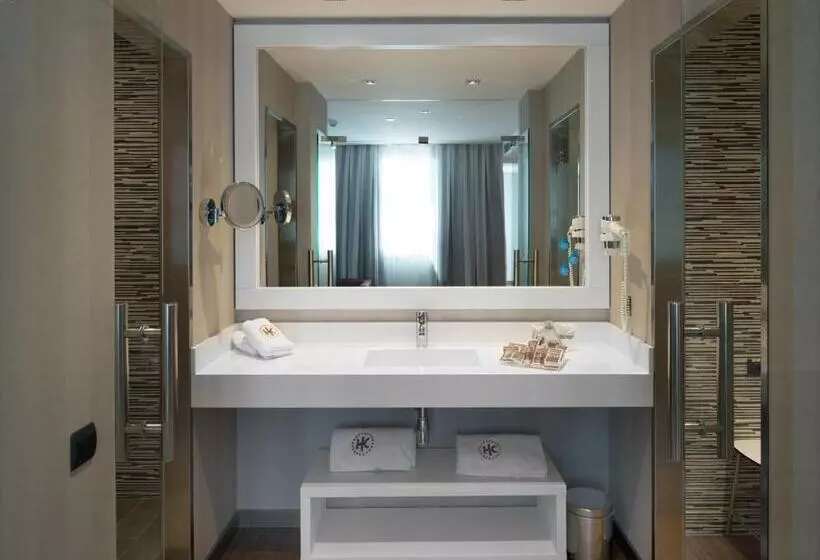 Отель Catalonia Catedral