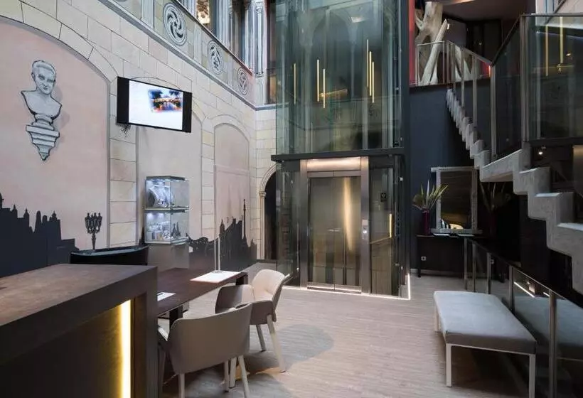 Отель Catalonia Catedral