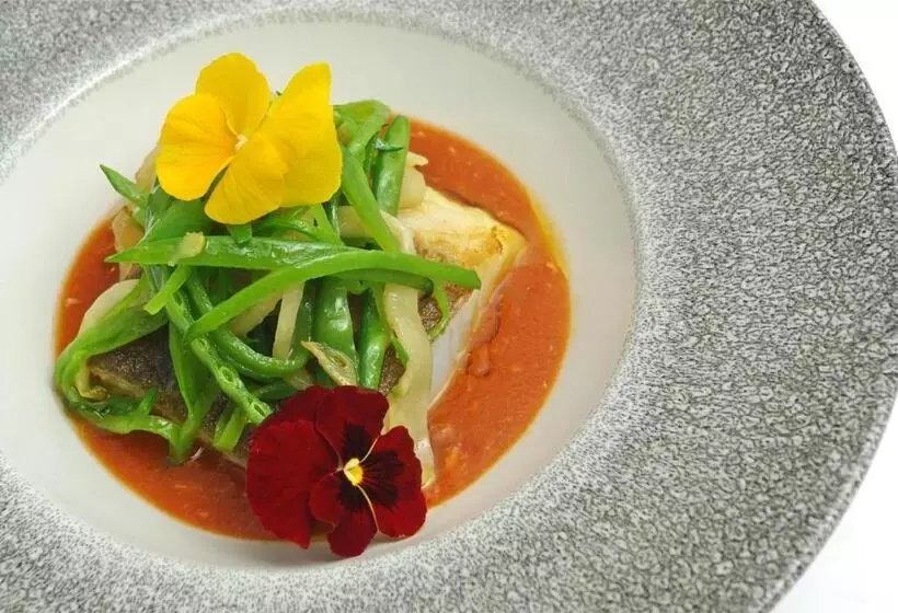 Отель Catalonia Catedral