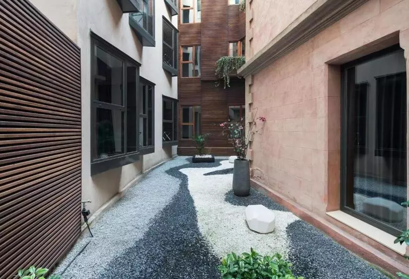 Отель Catalonia Catedral