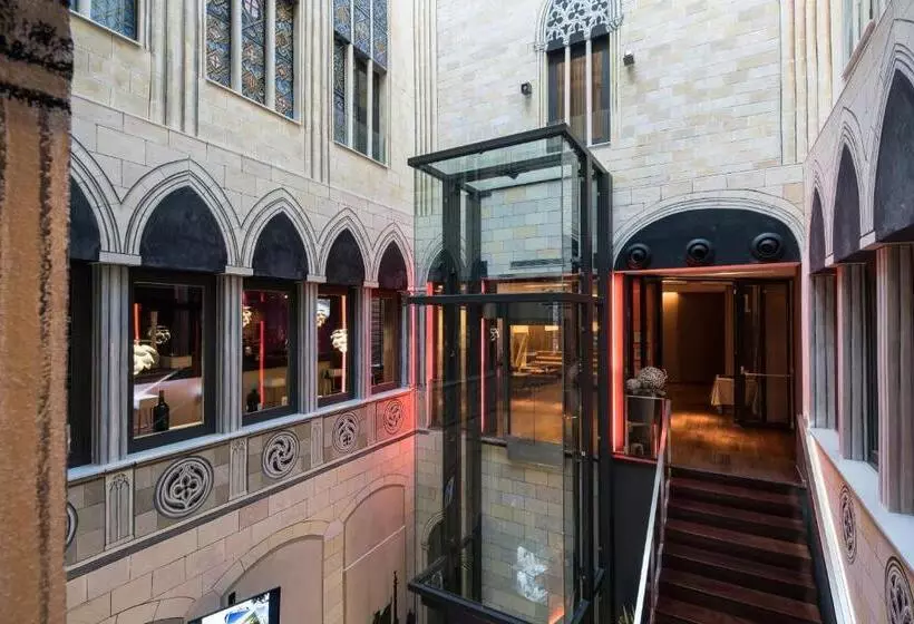 Отель Catalonia Catedral