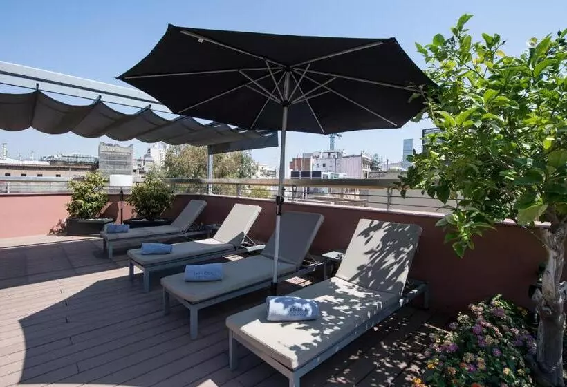 Отель Catalonia Catedral