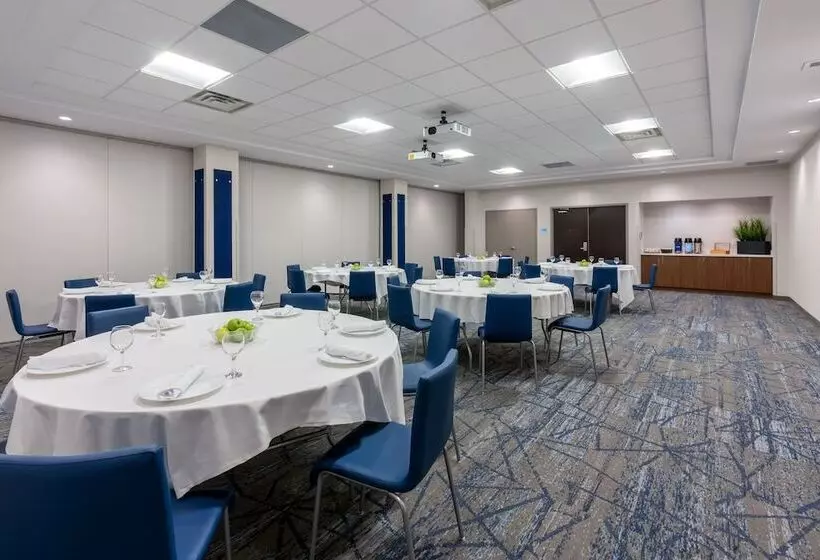 ホテル Holiday Inn Express & Suites Vaughan Southwest, An Ihg