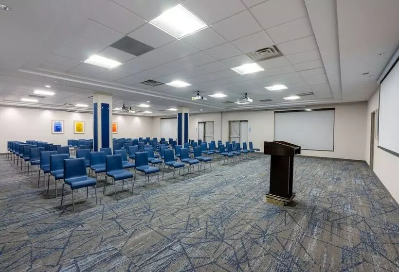 ホテル Holiday Inn Express & Suites Vaughan Southwest, An Ihg