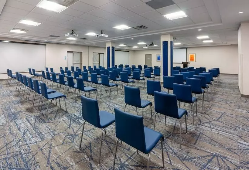 ホテル Holiday Inn Express & Suites Vaughan Southwest, An Ihg