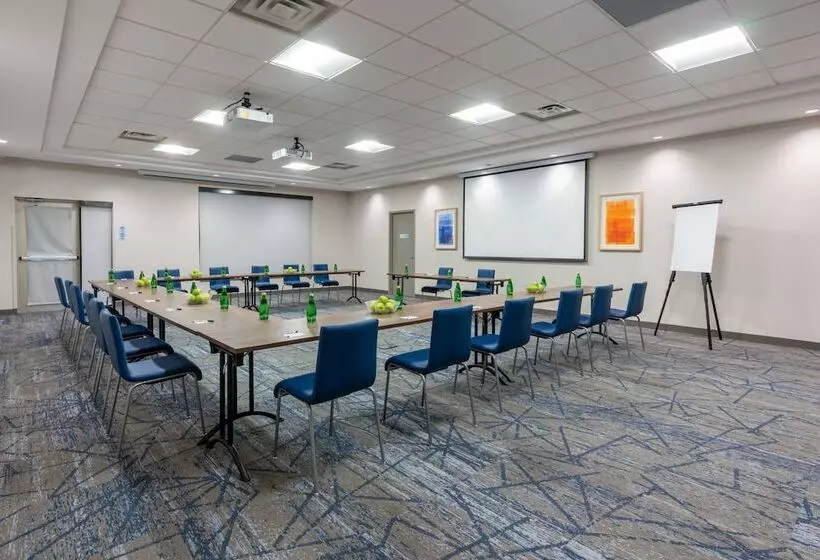 ホテル Holiday Inn Express & Suites Vaughan Southwest, An Ihg