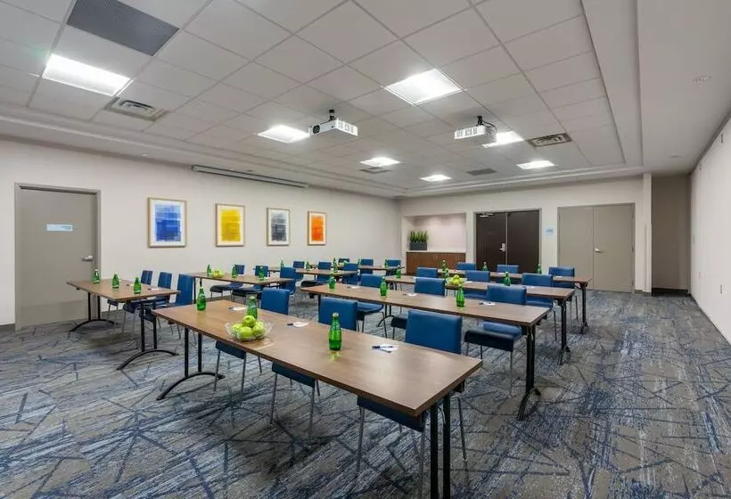 ホテル Holiday Inn Express & Suites Vaughan Southwest, An Ihg