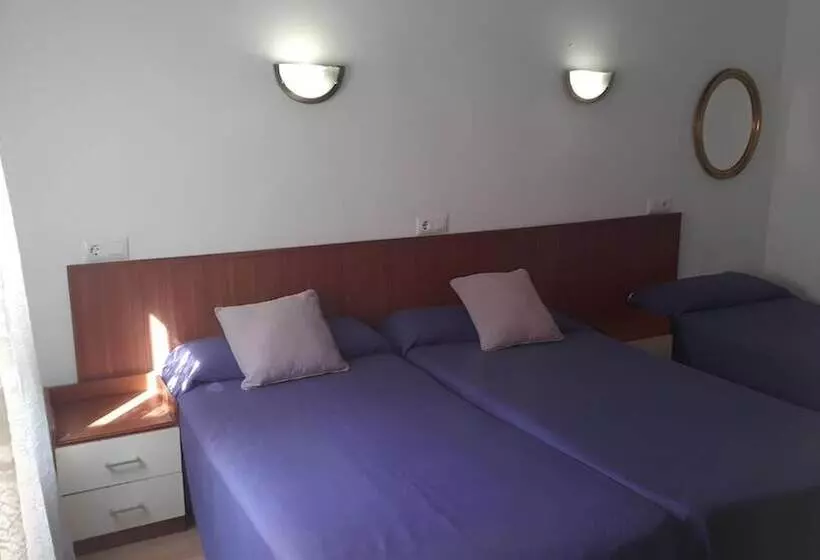 فندق Hostal Y Apartamento Molí De Mar