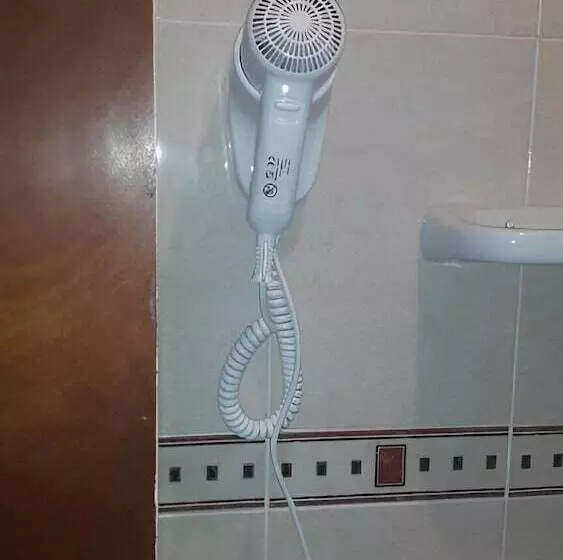 فندق Hostal Y Apartamento Molí De Mar