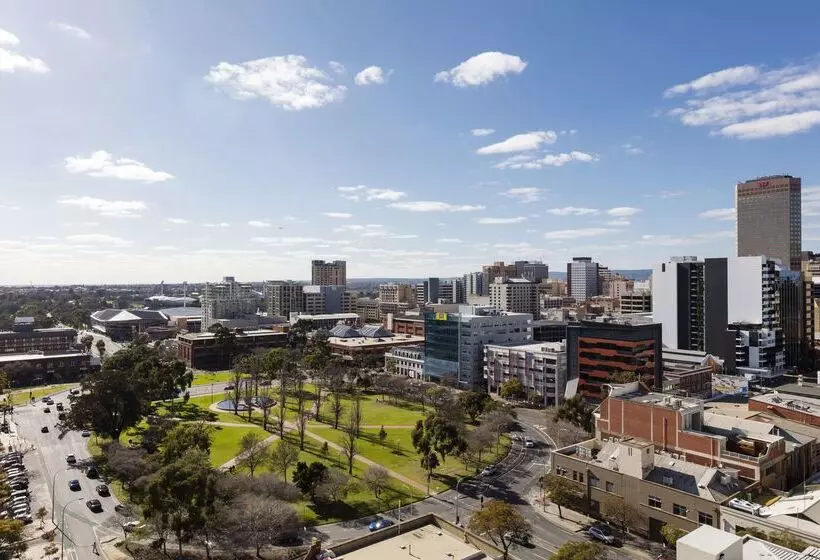 هتل Istay Precinct Adelaide