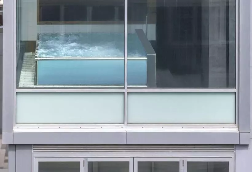 هتل Istay Precinct Adelaide