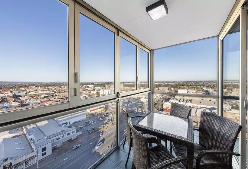 هتل Istay Precinct Adelaide