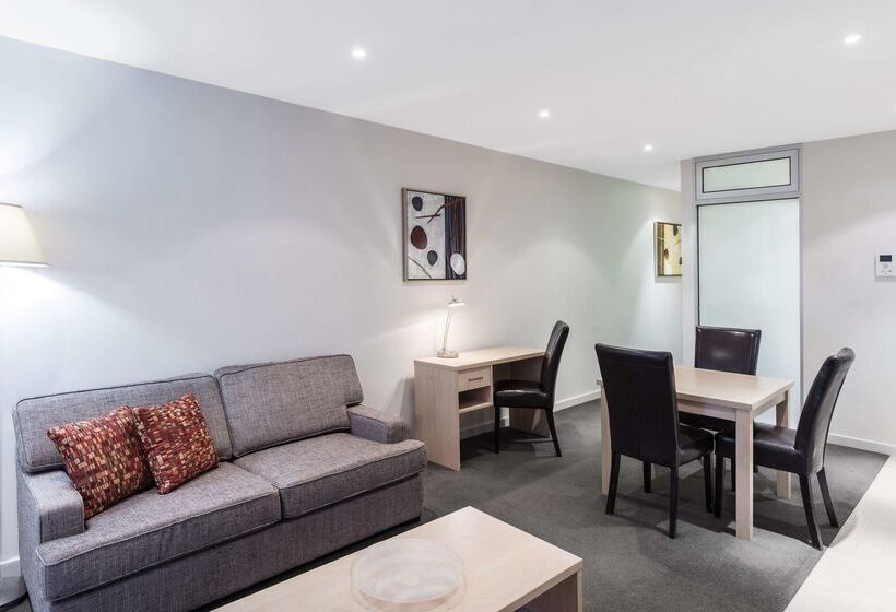 בית מלון כפרי Istay Precinct Adelaide