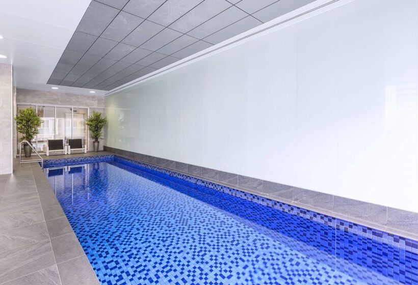 בית מלון כפרי Istay Precinct Adelaide