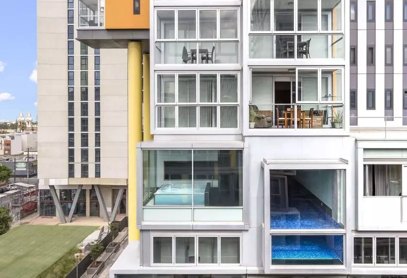 هتل Istay Precinct Adelaide