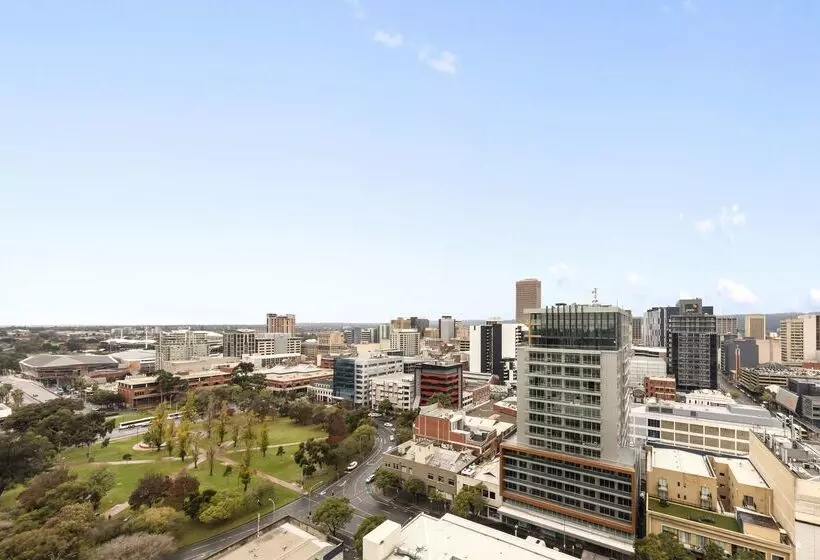 هتل Istay Precinct Adelaide