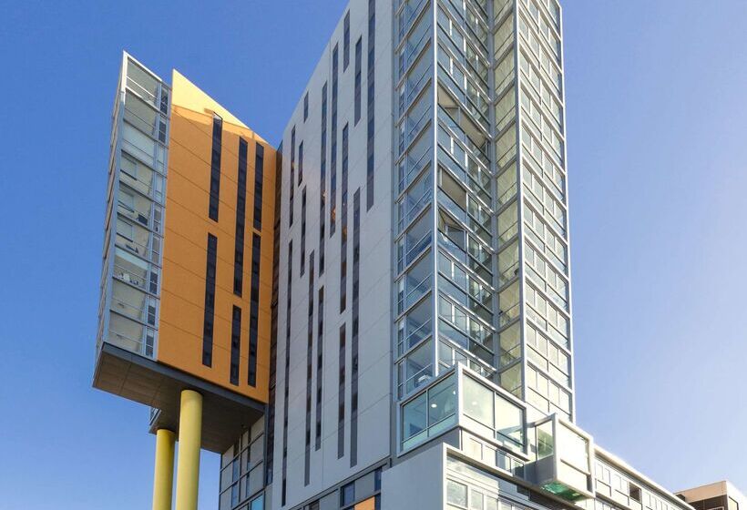 בית מלון כפרי Istay Precinct Adelaide