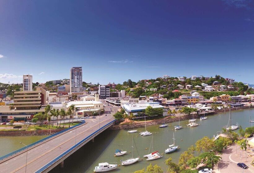 فندق Oaks Townsville Gateway Suites
