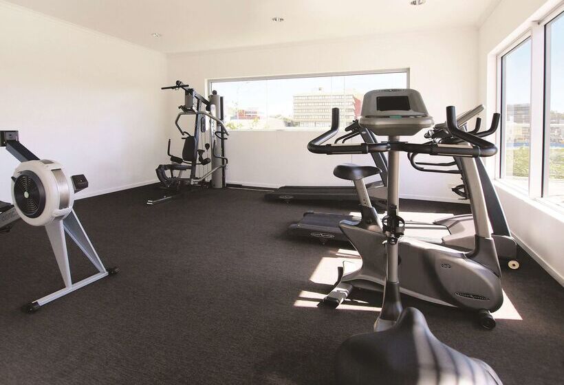 فندق Oaks Townsville Gateway Suites