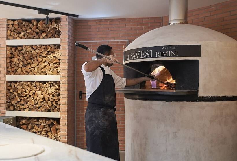 هتل Portobay Teatro