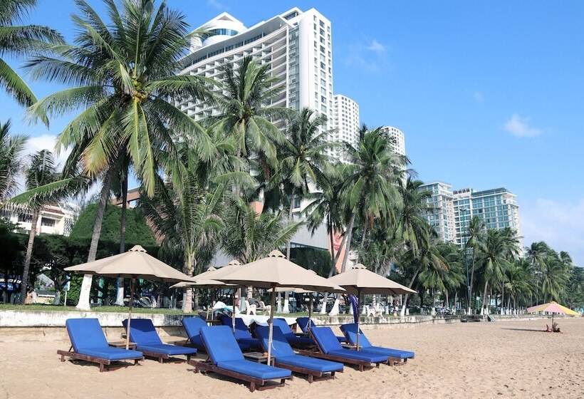 Sheraton Nha Trang Hotel & Spa