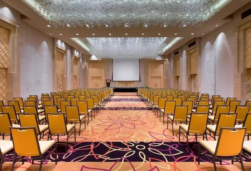 Sheraton Nha Trang Hotel & Spa