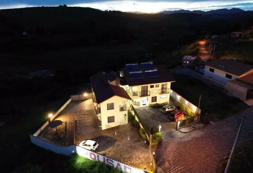 Hotelli Pousada Montanhas Das Gerais